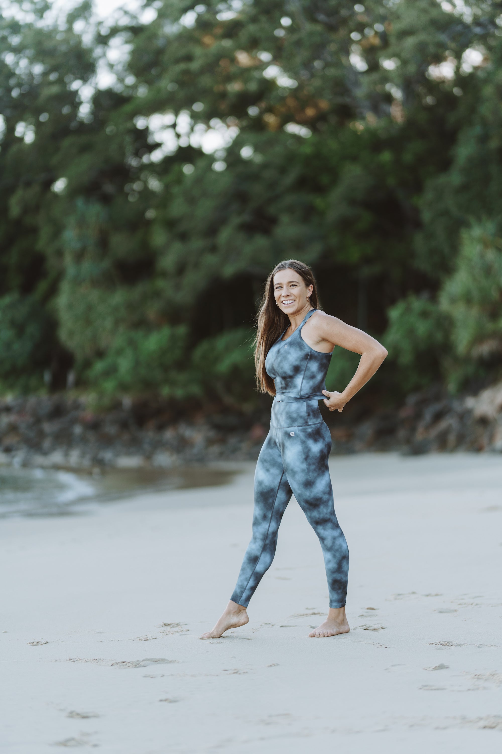 WYN by MALO core crop (with phone pocket) - storm