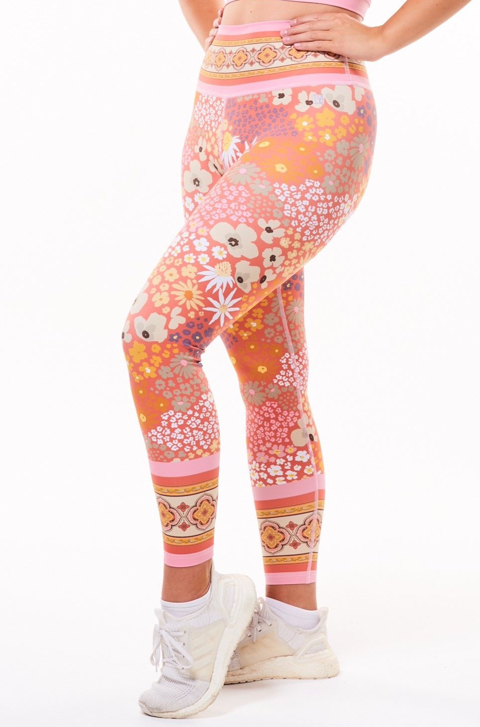 WYN by MALO on the run 7/8 tights - flower child blush