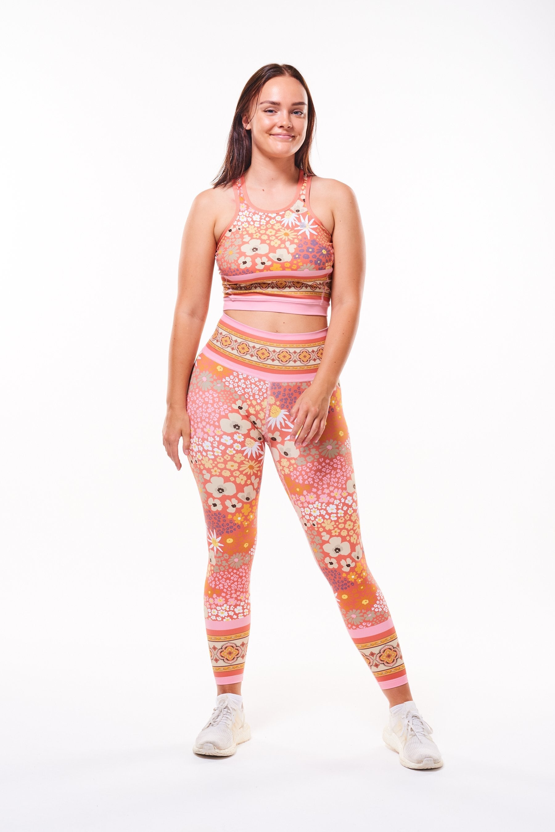 WYN by MALO core crop (with phone pocket) - flower child blush