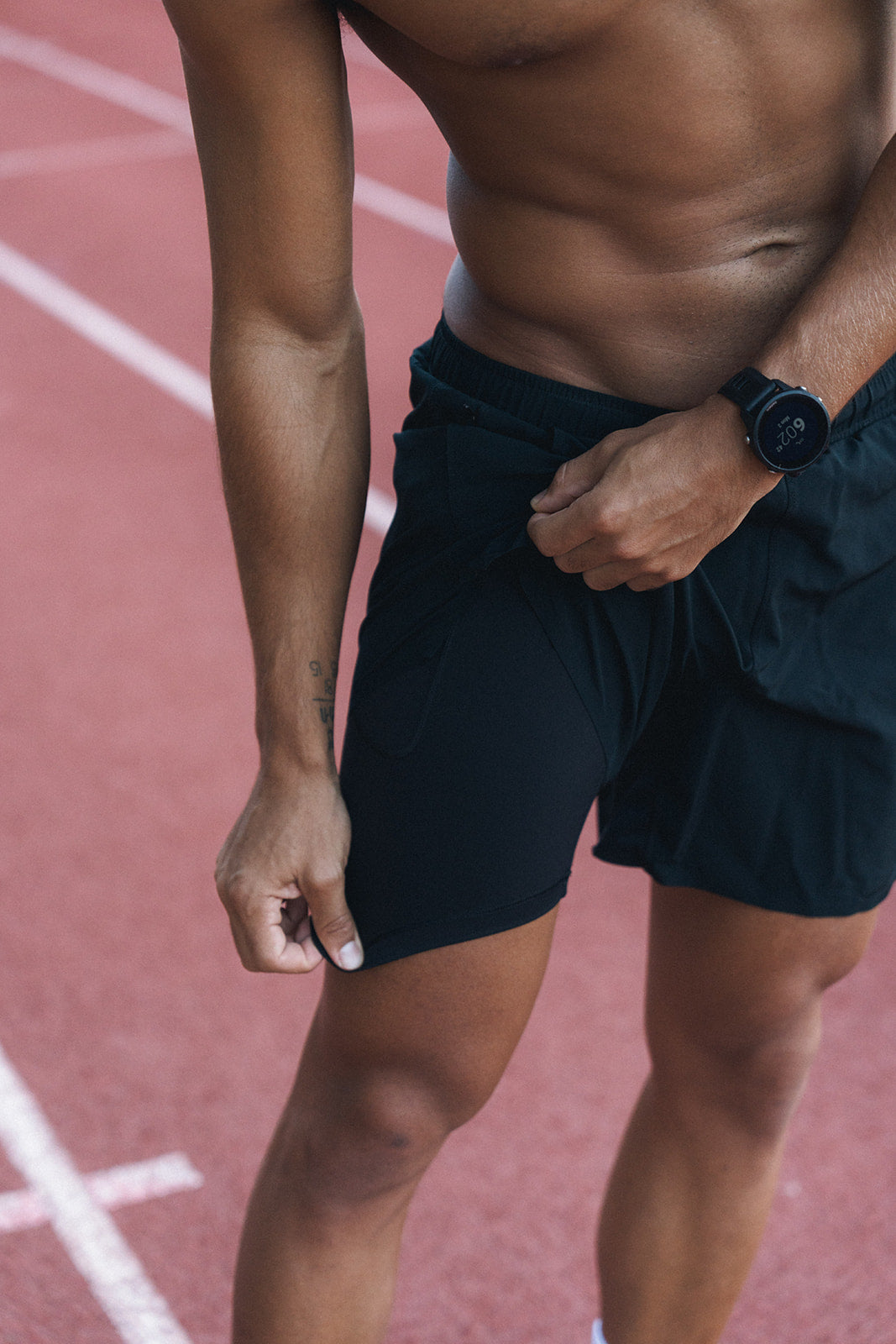 Men's Hybrid Short (6")- Black