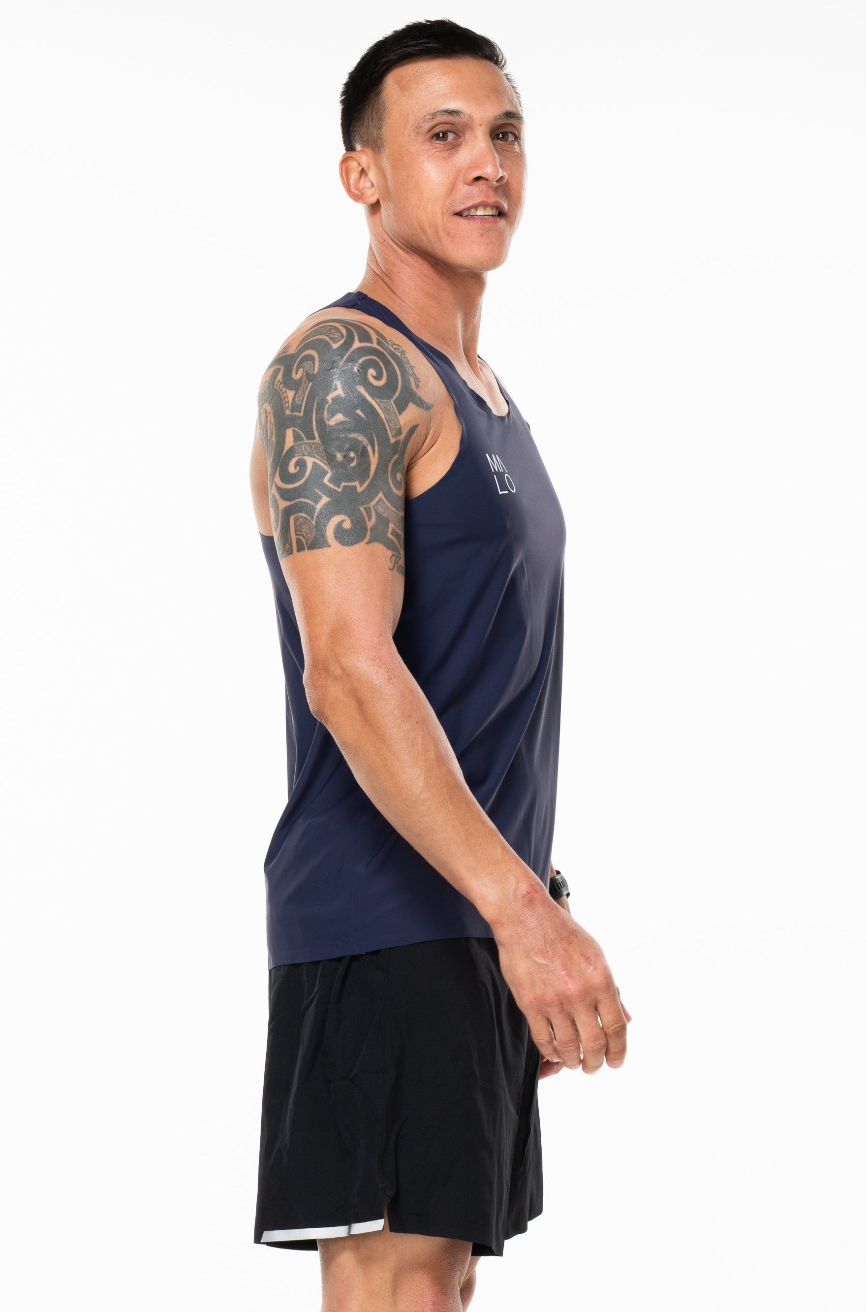 WYN by MALO edge performance tank - navy