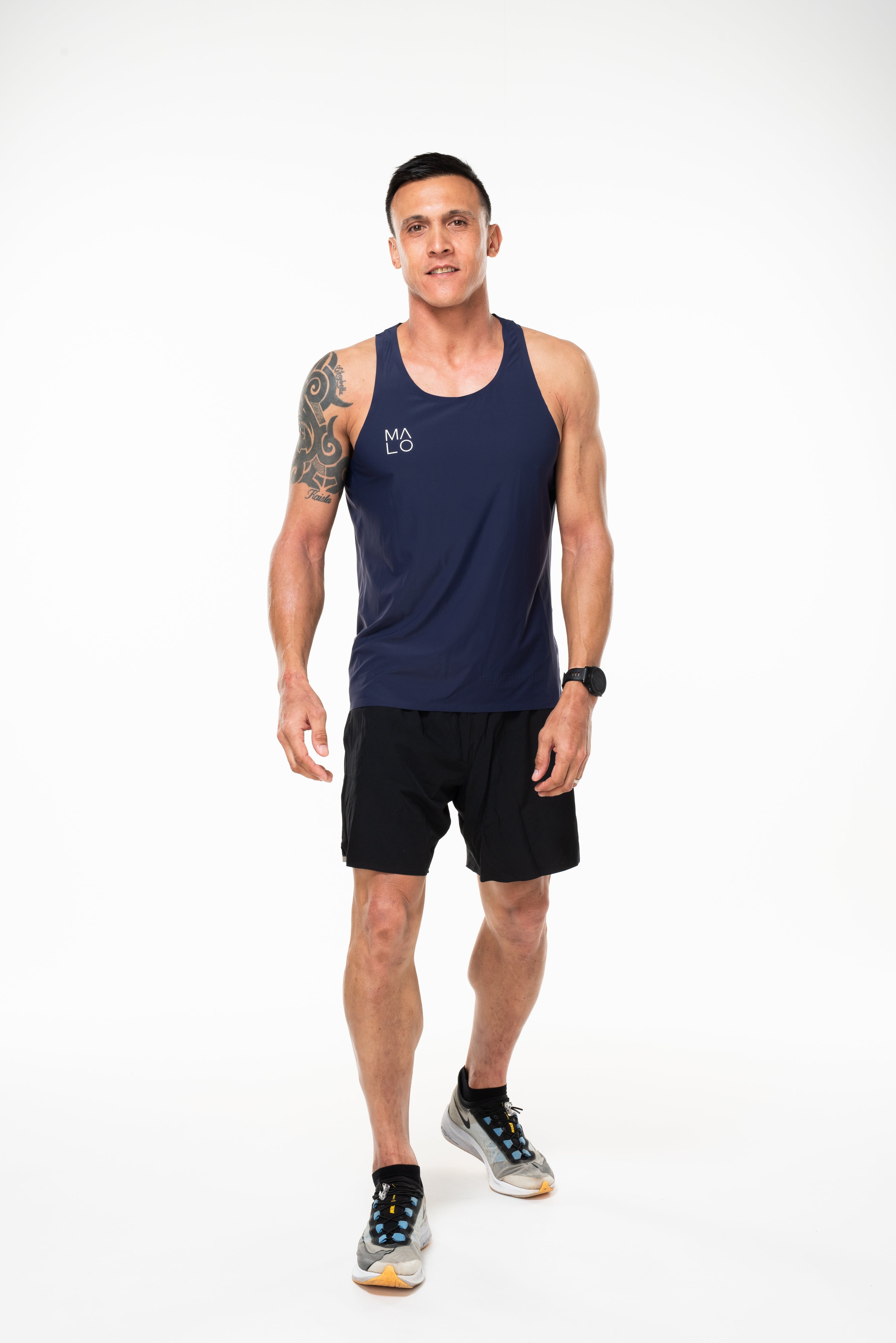 WYN by MALO edge performance tank - navy