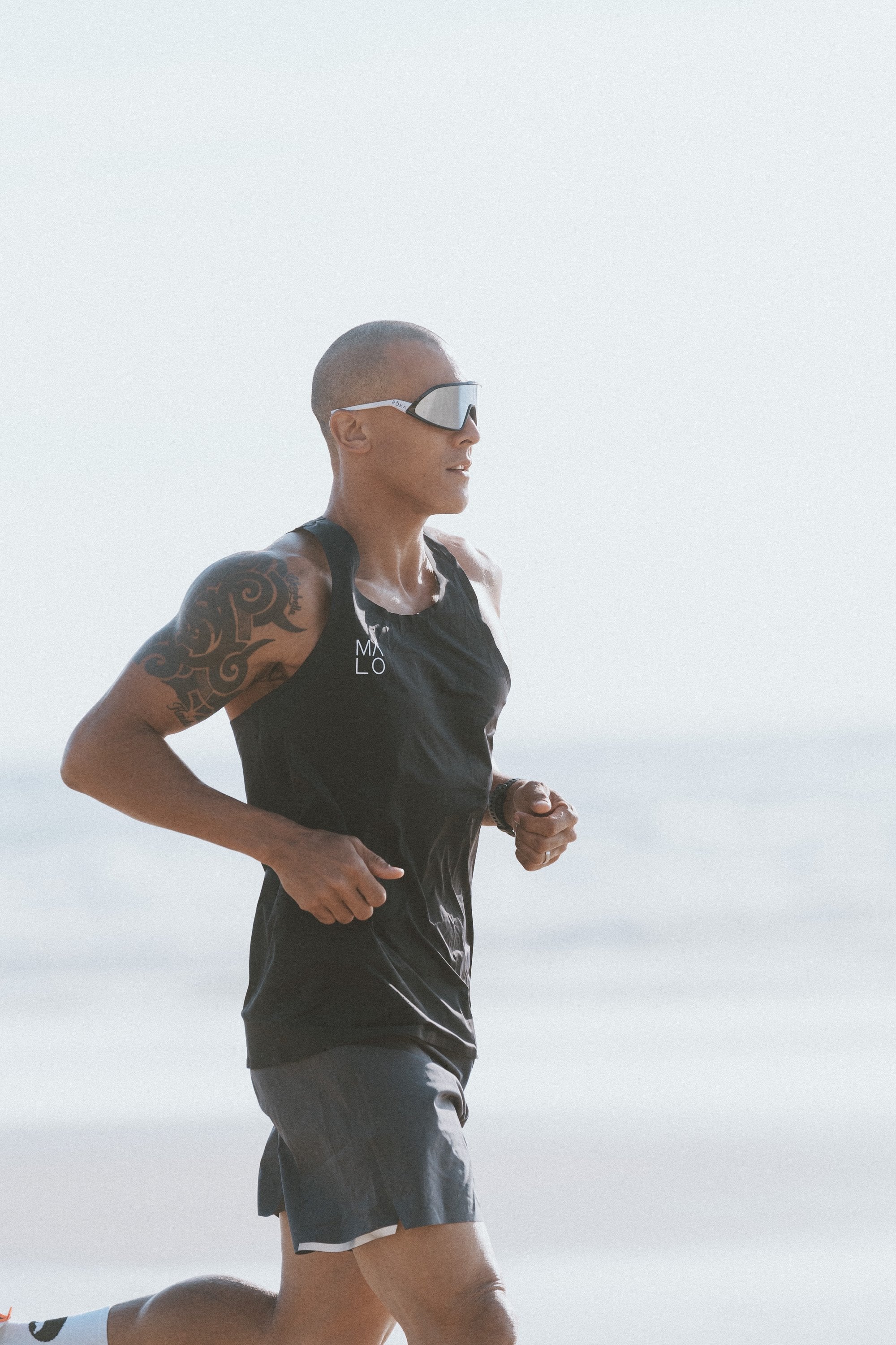WYN by MALO noosa 2.0 run short (7")- charcoal