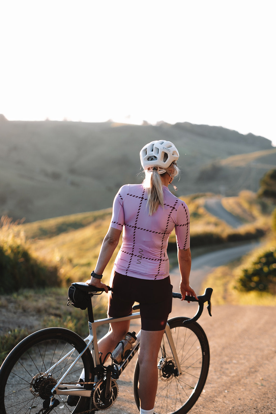 women's ROAM premium cycling jersey - pink + mulberry