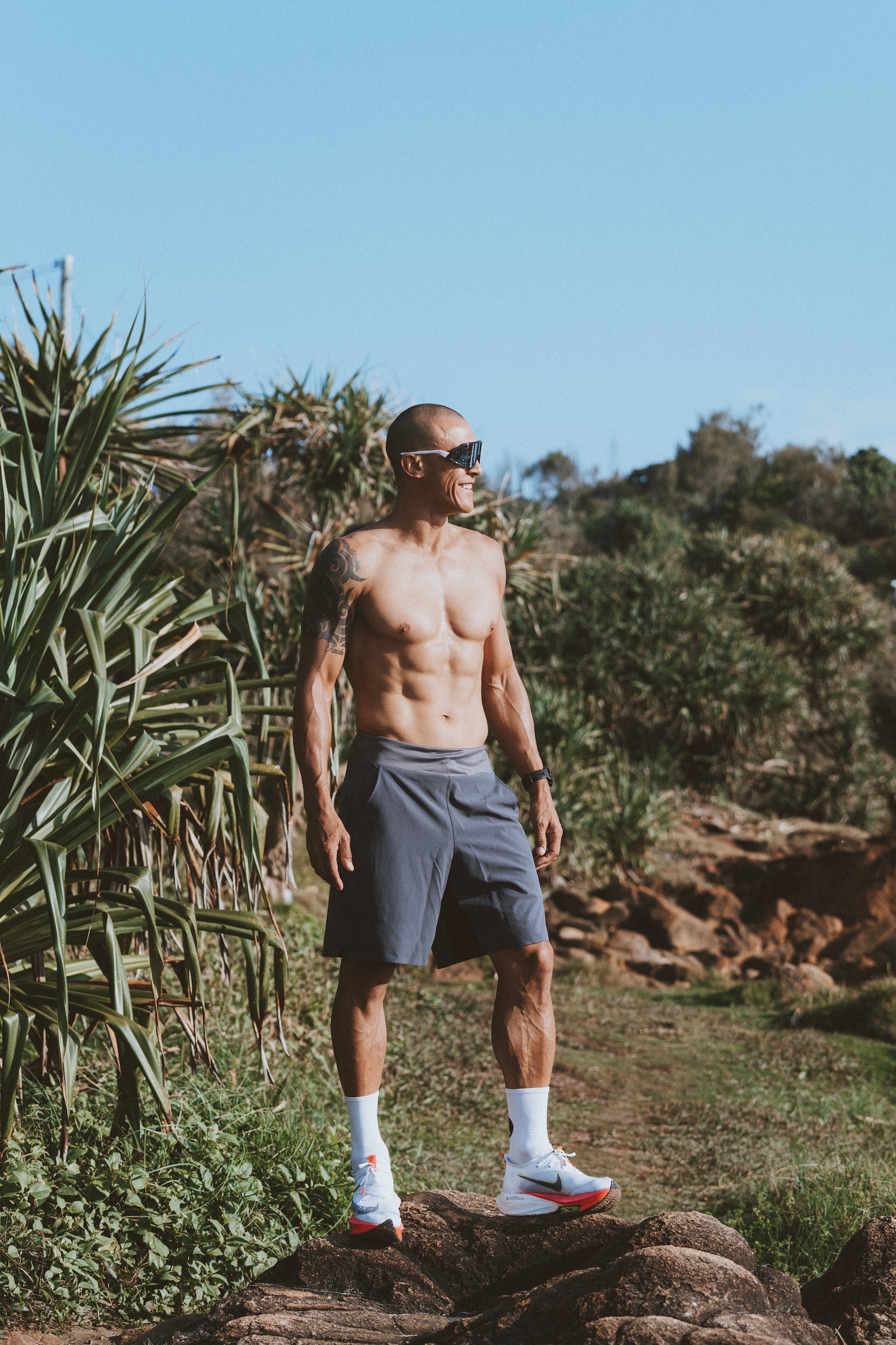 WYN by MALO arvo short (unlined 9.5") - charcoal