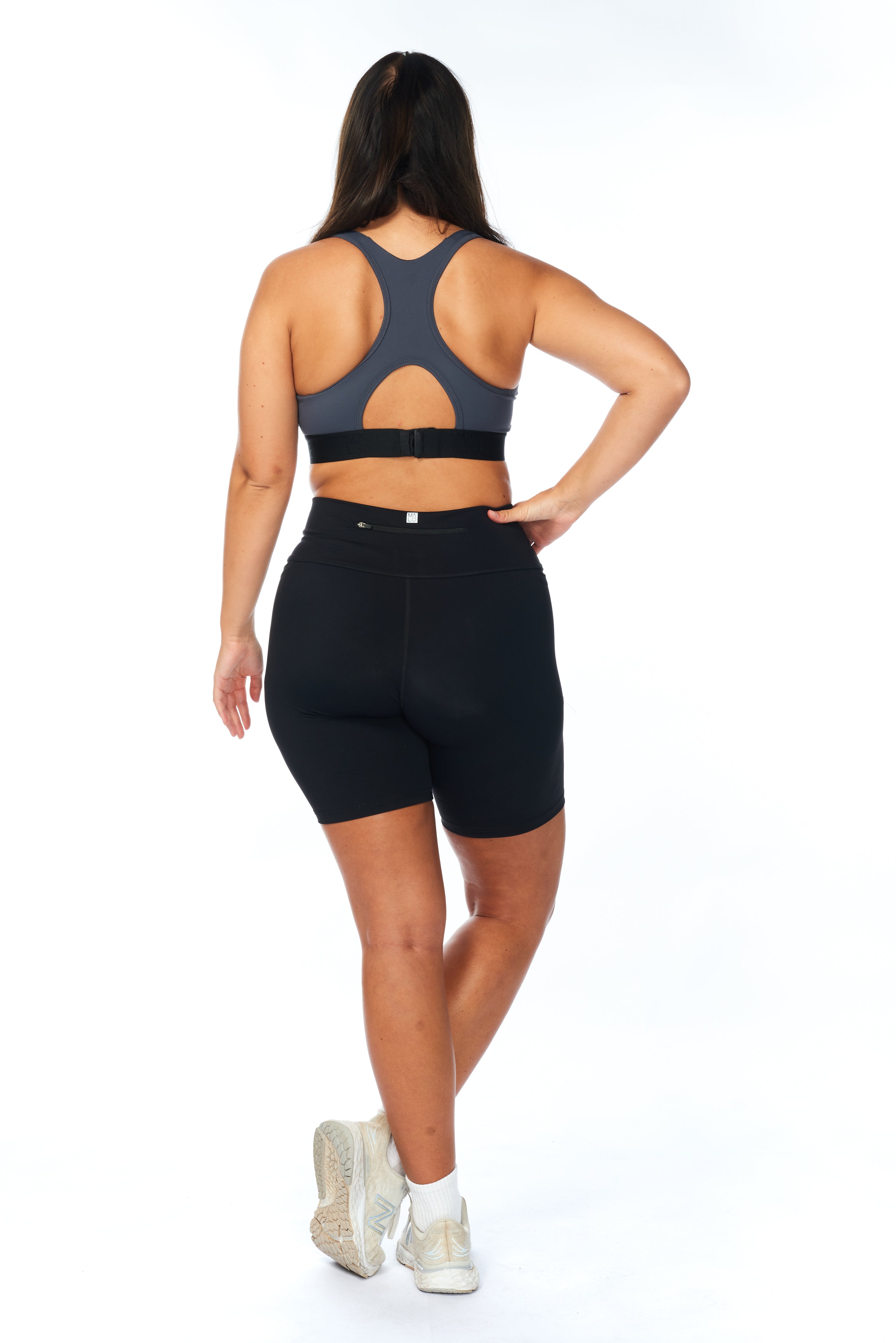 WYN by MALO little bit longer shorts 2.0 7" - black