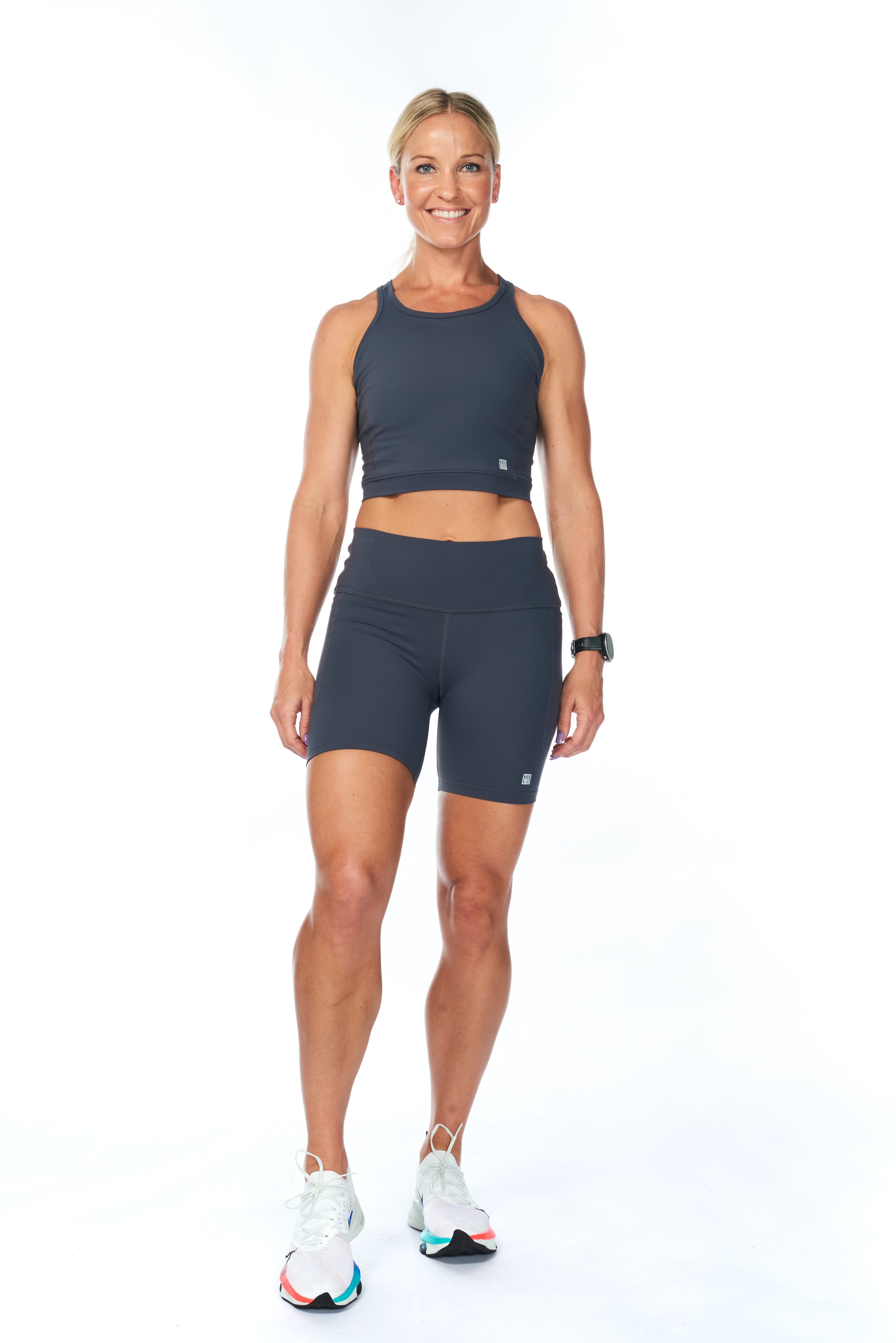 WYN by MALO little bit longer shorts 2.0 - dusky gray