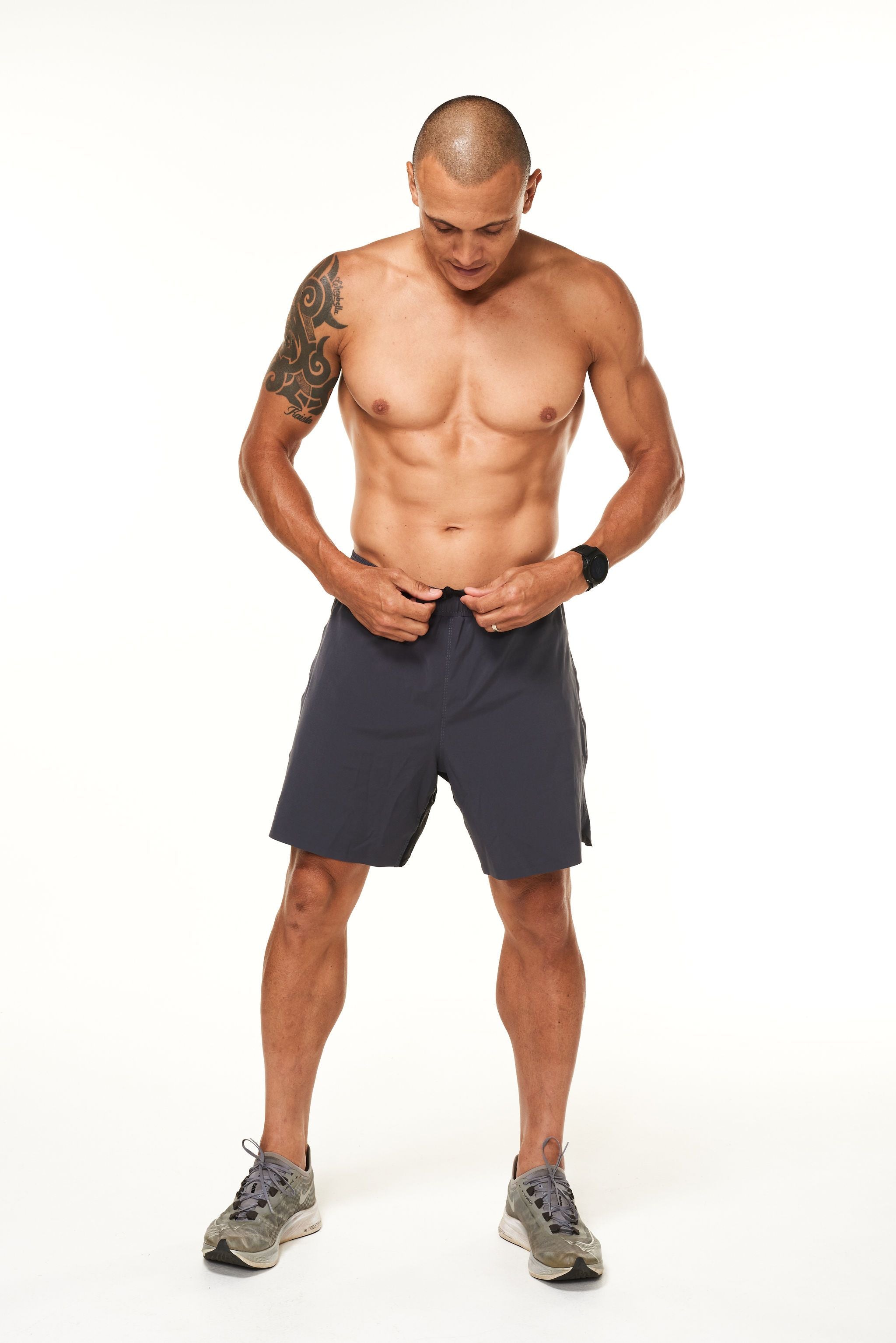 WYN by MALO noosa 2.0 run short (7")- charcoal