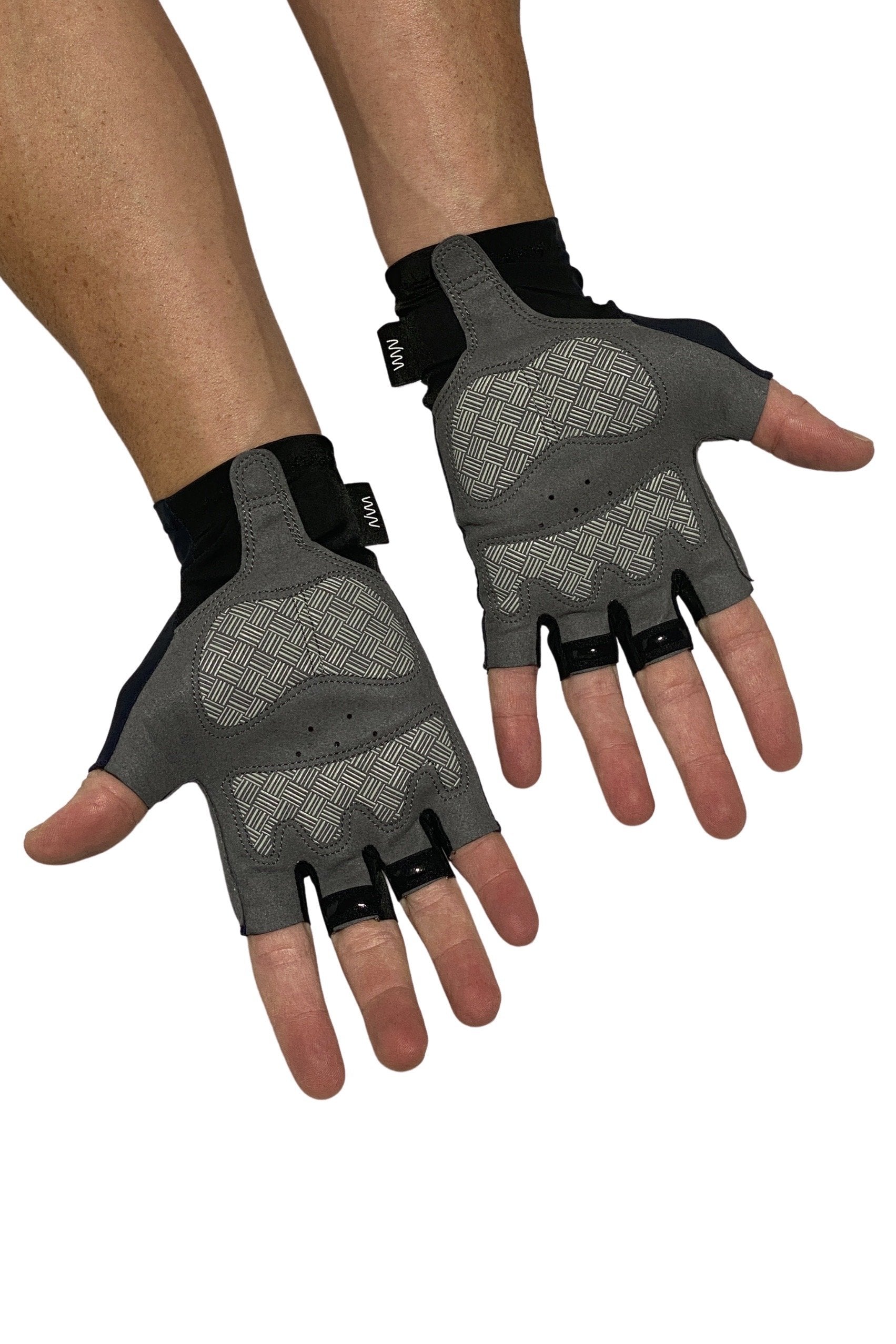 essentials TT gloves- black