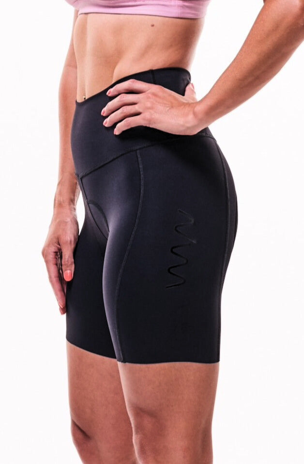 womens spin to WYN cycling shorts (7.5") - black
