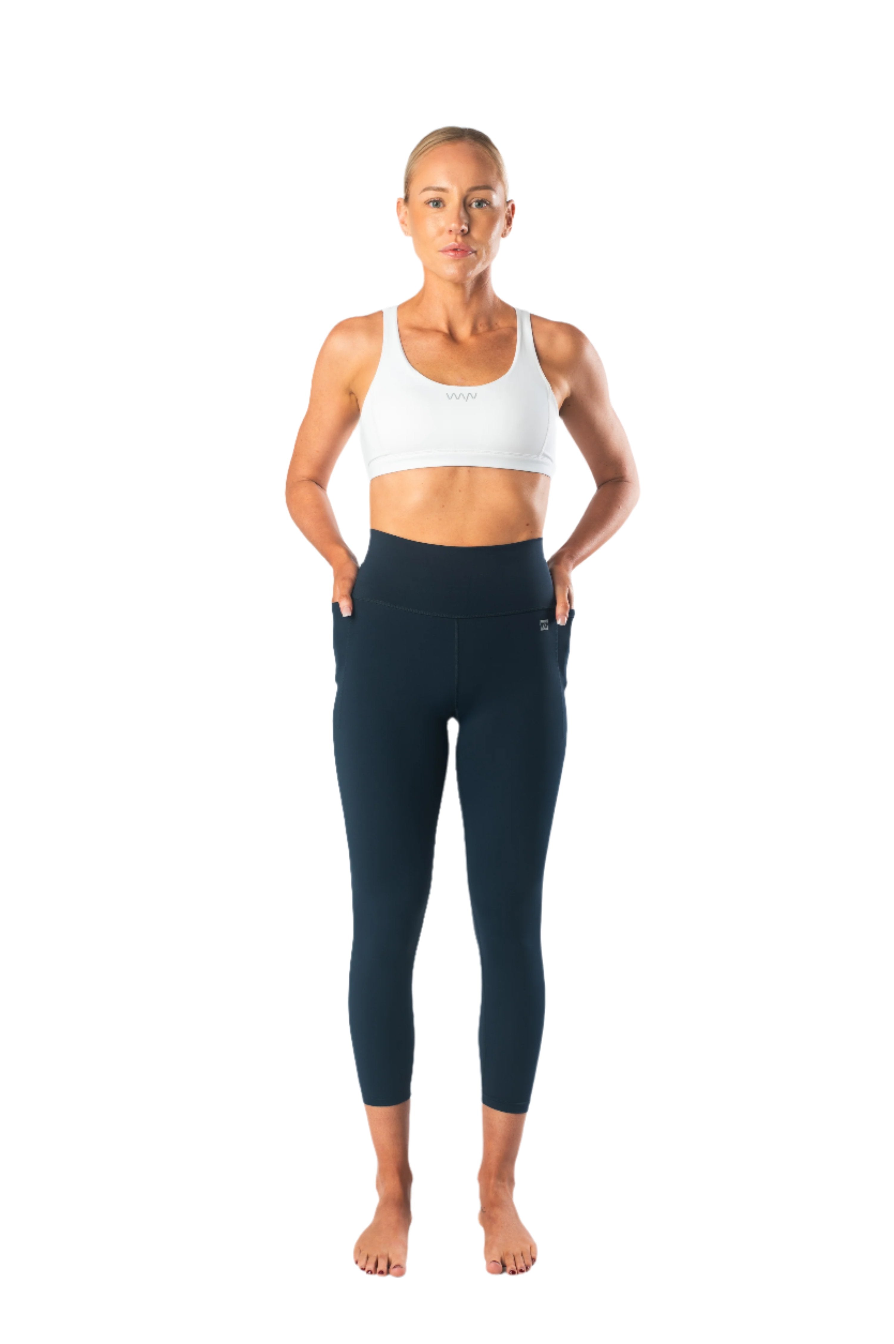 Women's WYN Active Flow And Go 7/8 Tights - Navy