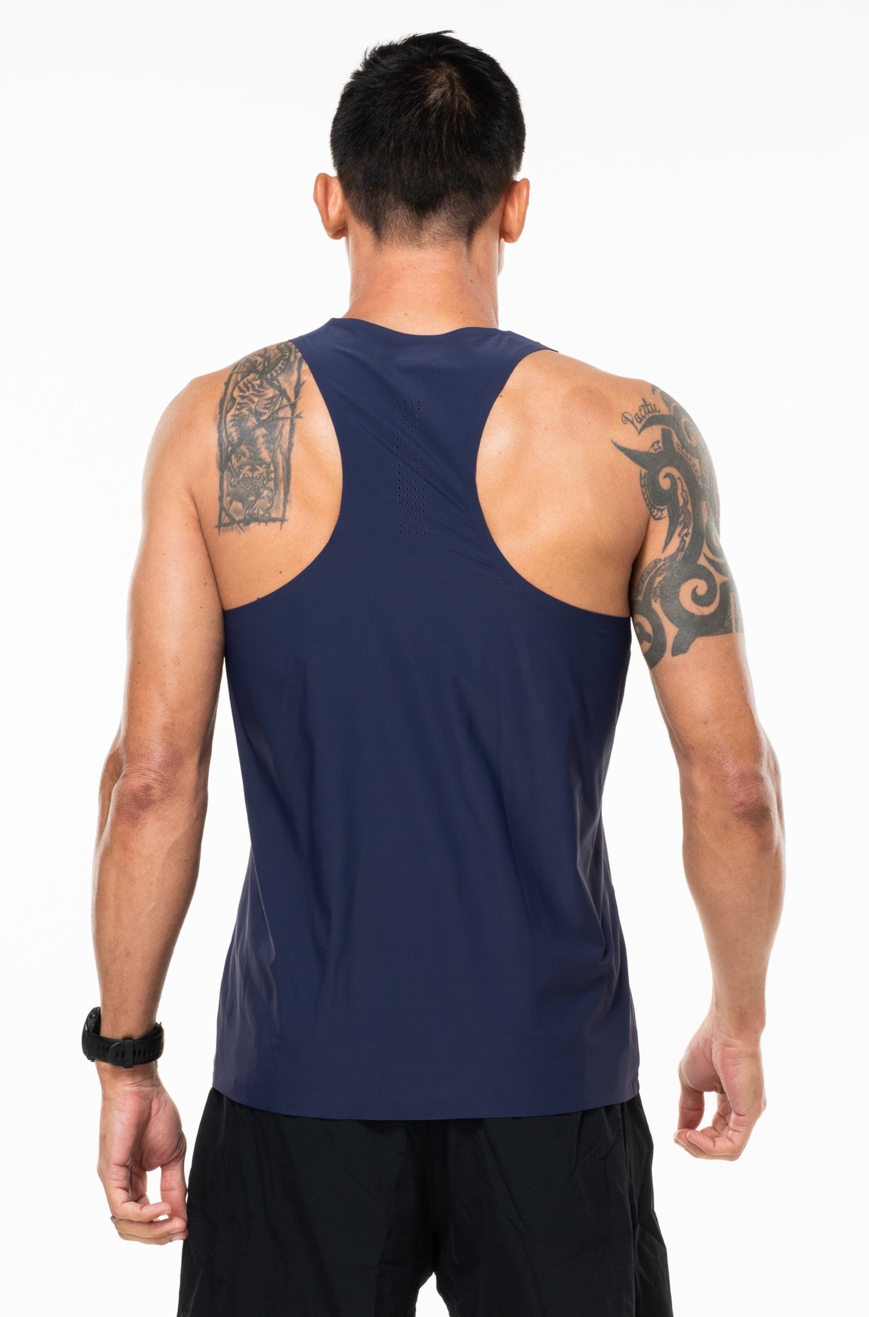 WYN by MALO edge performance tank - navy